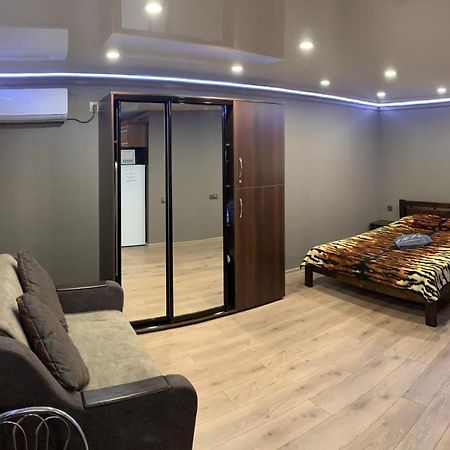 Апартаменты Loft-студио в самом центре Николаева Экстерьер фото